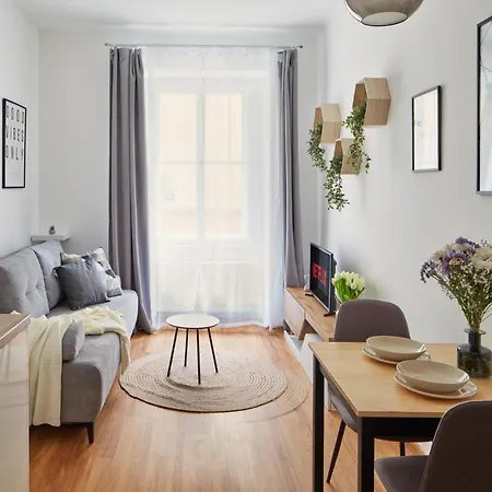 Days - Modern W Easy Access Apartament Praga