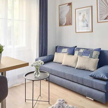 Daire Days - Modern W Easy Access