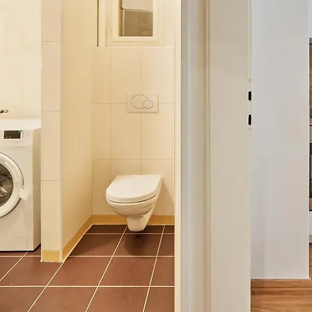 Apartment Days - Modern W Easy Access Prag