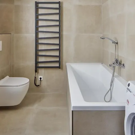 Days - Modern W Easy Access Apartman
